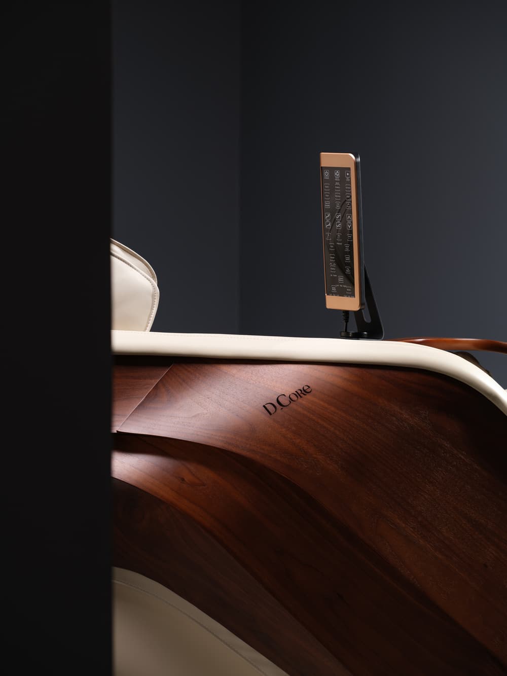 Japanse esthetiek.
De natuurlijke schoonheid van walnotenhout.