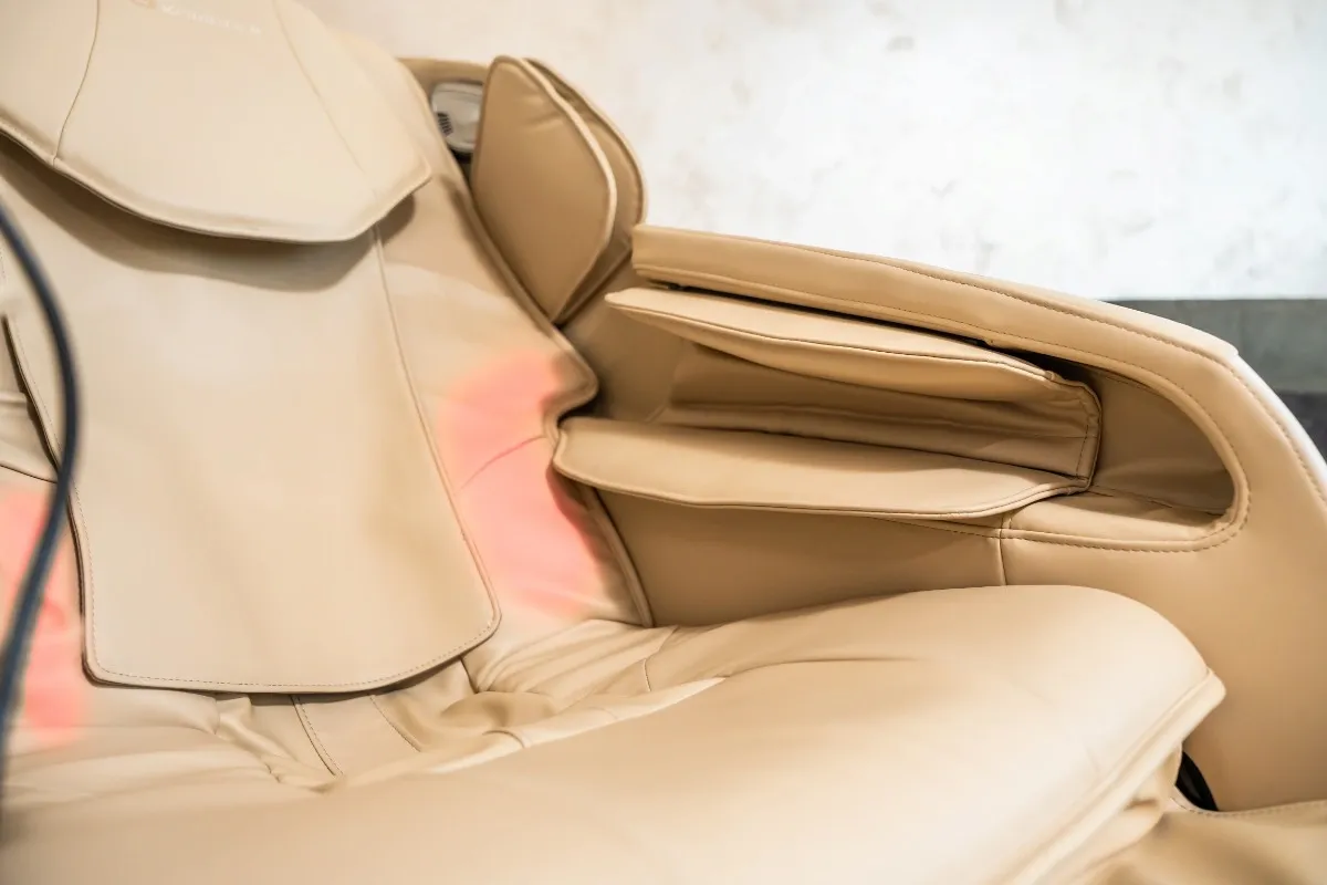 Massage met gelijktijdige warmte in twee verschillende delen van het lichaam