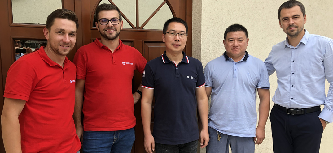 Komoder Qualified Personnel